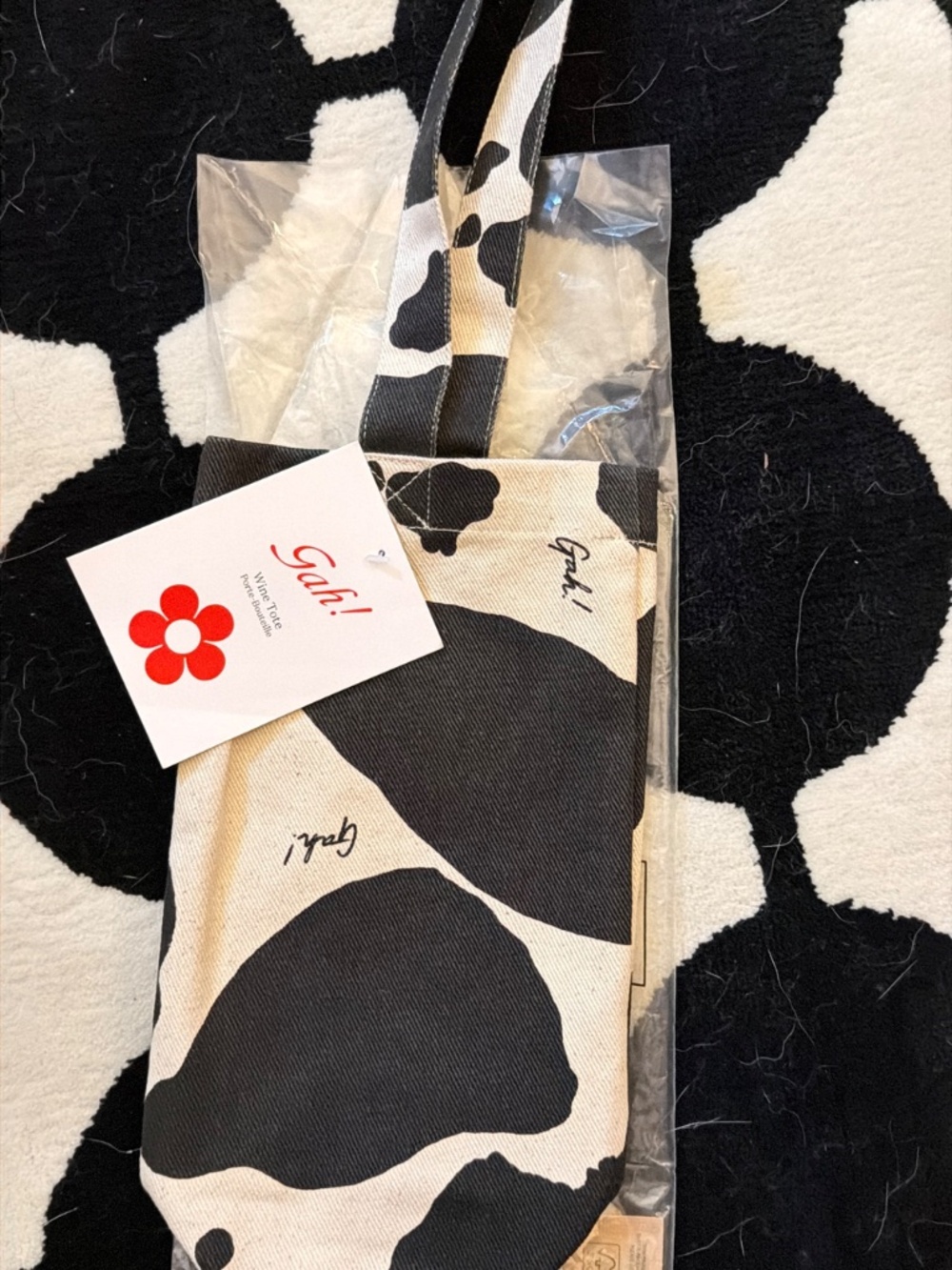 Lisa Says Gah! Black Ivory Cow Print Canvas Wine Tote NWT